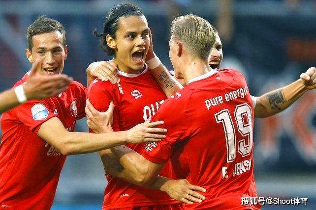 关键时刻突围战来临，纽约尼克斯围绕荷甲状态回暖，信心回归，更衣室氛围转暖的简单介绍